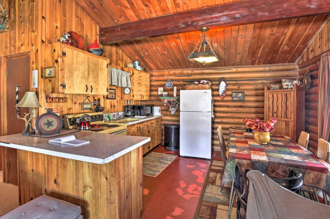 Walk To Lava Hot Springs Pools From Cozy Cabin! Exterior photo
